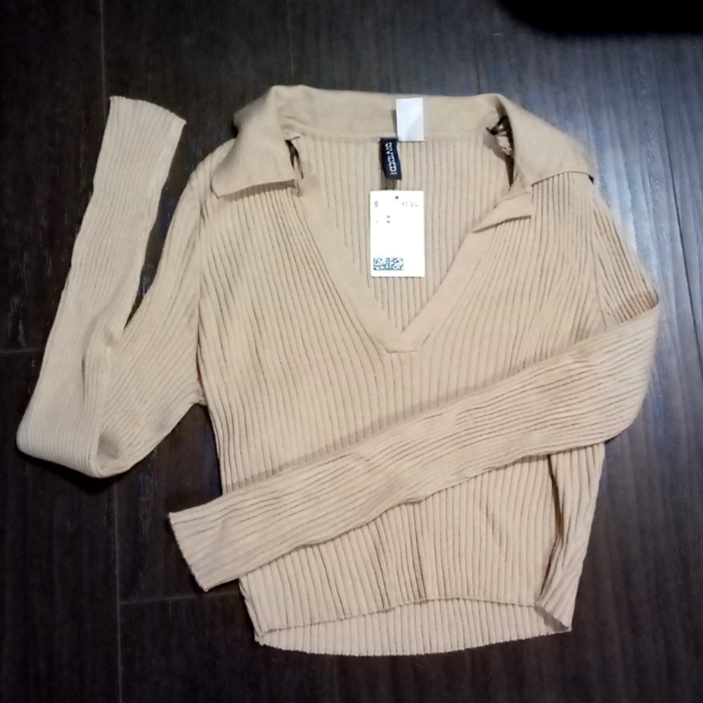 NWT beige collared rib knit top